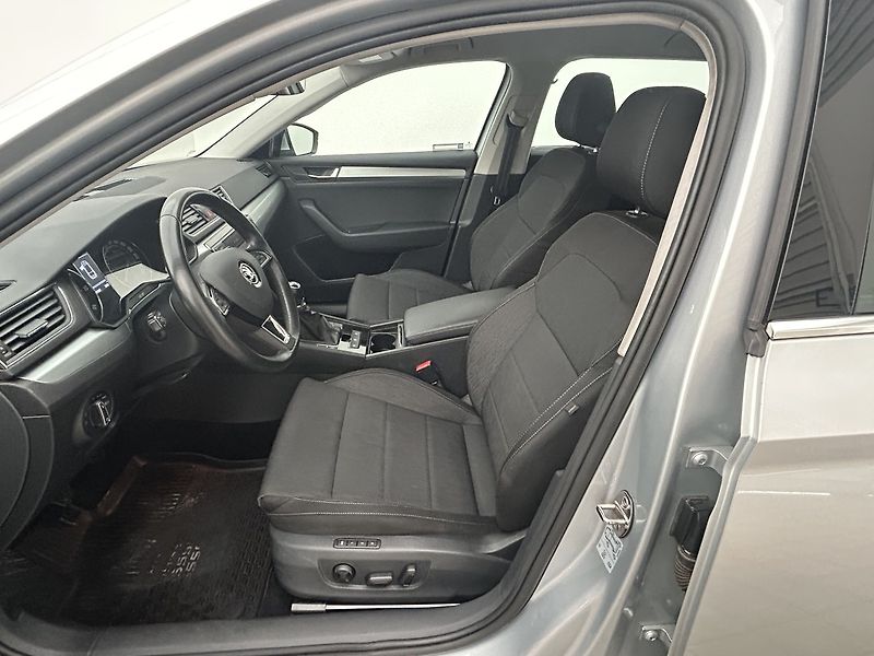 Škoda Superb 2.0 TDI Ambition - fotka 6 z 27