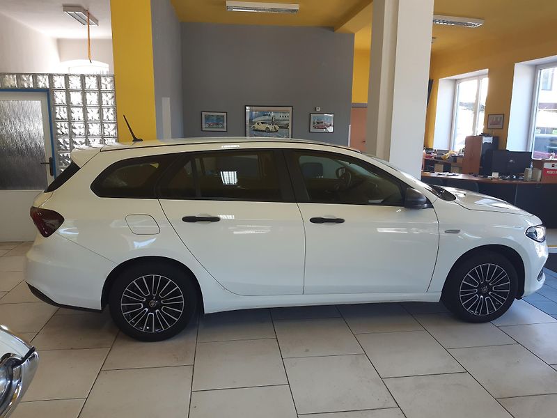 Fiat Tipo 1.3MultiJet DIGIKLIMA LED NAVI - fotka 7 z 26