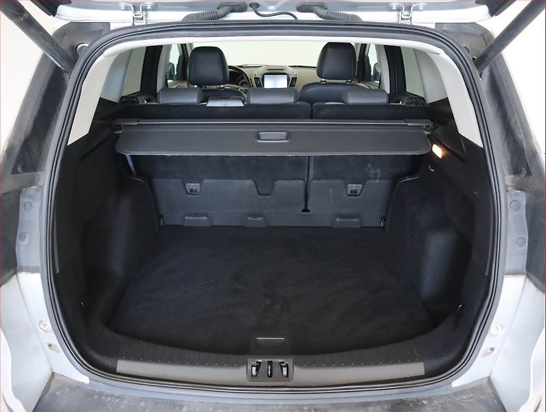 Ford Kuga (2016) 2.0 TDCi, 4X4, Automat, Kůže - fotka 14 z 21