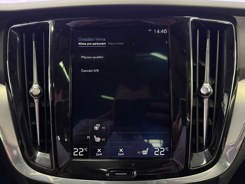 Volvo V60 D4 AWD, WEBASTO, PANORAMA, EL. - fotka 17 z 30