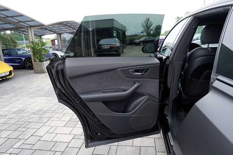 Audi RS Q8 TFSI 441kW quattro - fotka 18 z 51