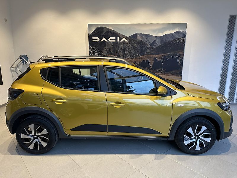 Dacia Sandero (2026) STEPWAY HYBRID 155 - ŘÍJEN - fotka 2 z 14