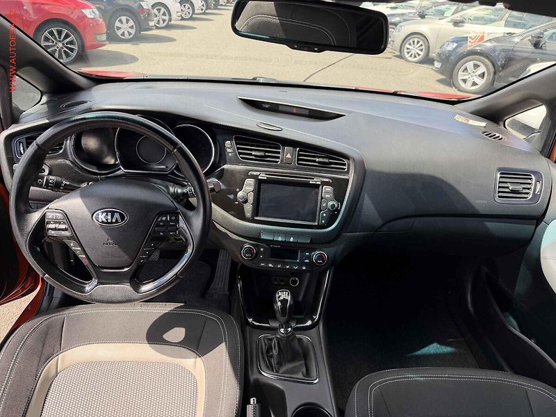 Kia Ceed (2014) 1.6GDi, ČR, Bixen - fotka 8 z 18