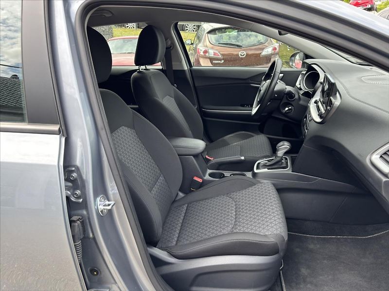 Kia Ceed 1,5 TGDi AT Spin 1.ČR ZÁRUKA - fotka 15 z 39