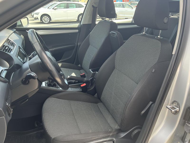 Škoda Octavia (2014) 1,6TDi CR 77kW AMBITION - fotka 10 z 33
