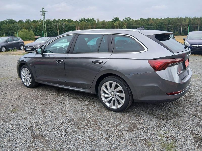 Škoda Octavia 4, iV, Plug in Hybrid, ALU 18 - fotka 17 z 66