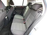 Volkswagen Golf (2009) 2.0 TDi, AC, výhřev sed - náhled 10