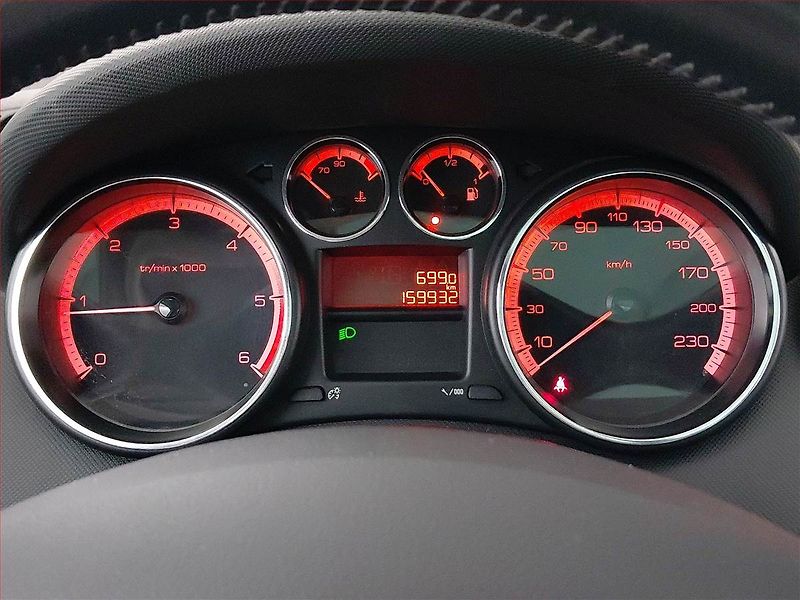 Peugeot 308 (2012) 1.6 HDi, Tempomat - fotka 11 z 20