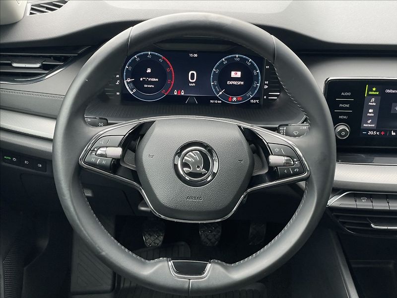 Škoda Octavia 2,0 TDI Combi Ambition Plus - fotka 8 z 23