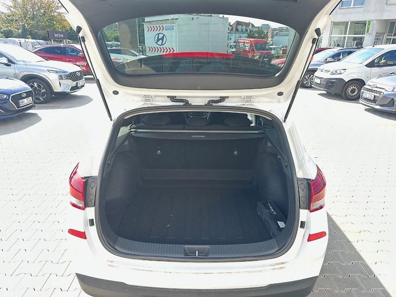 Hyundai i30 WG FL 1,5 T-GDI MH DCT FAMILY - fotka 5 z 7