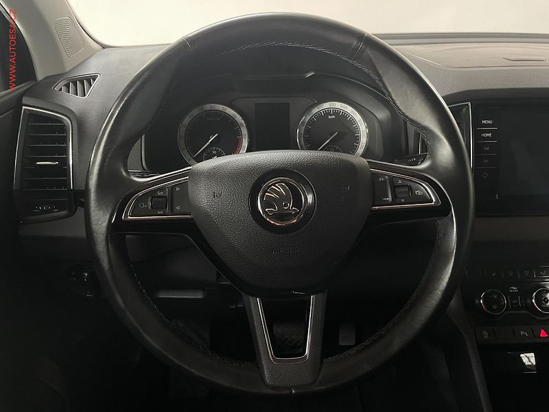 Škoda Karoq (2019) 1.6 TDi, Style, DSG, navi, - fotka 12 z 16