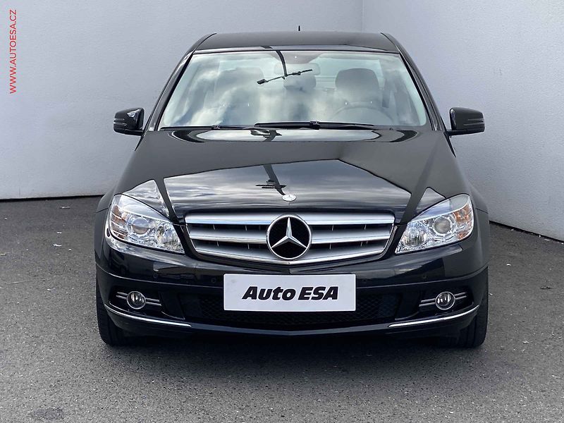 Mercedes-Benz Třídy C (2009) 1.6 K C180, Avantgarde, AT - fotka 2 z 16