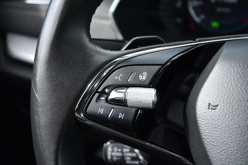 Škoda Octavia 2.0 TDI 110kW DSG STYLE ČR - fotka 16 z 31
