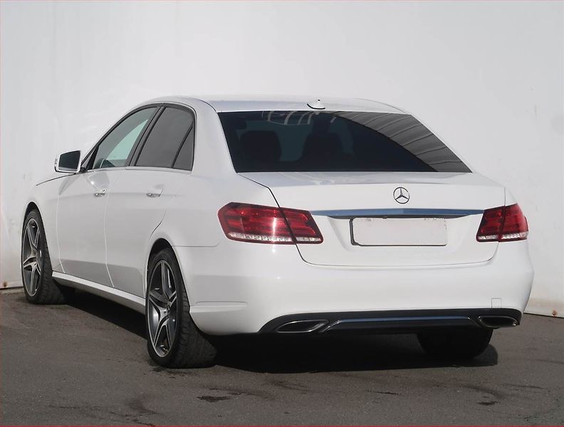 Mercedes-Benz Třídy E (2016) E 200 BlueTEC, Automat, Kůže - fotka 4 z 22