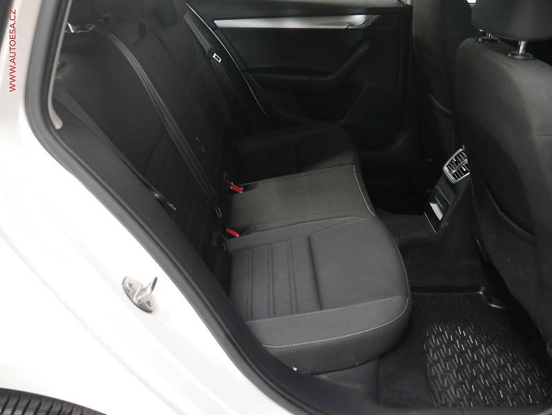 Škoda Octavia (2019) 2.0 TDi, 1.maj,ČR, Style - fotka 11 z 22