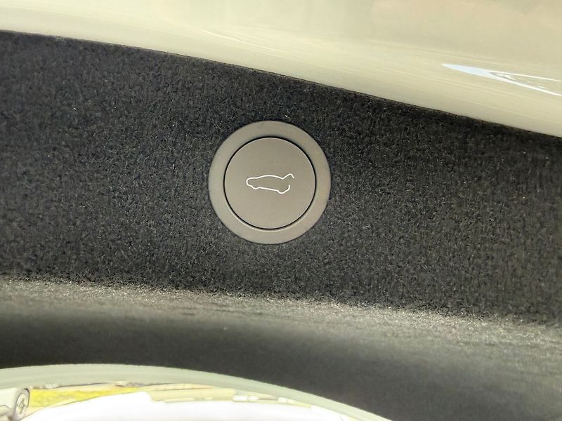 Tesla Model 3 Standart Range Premium / Tažné - fotka 34 z 39