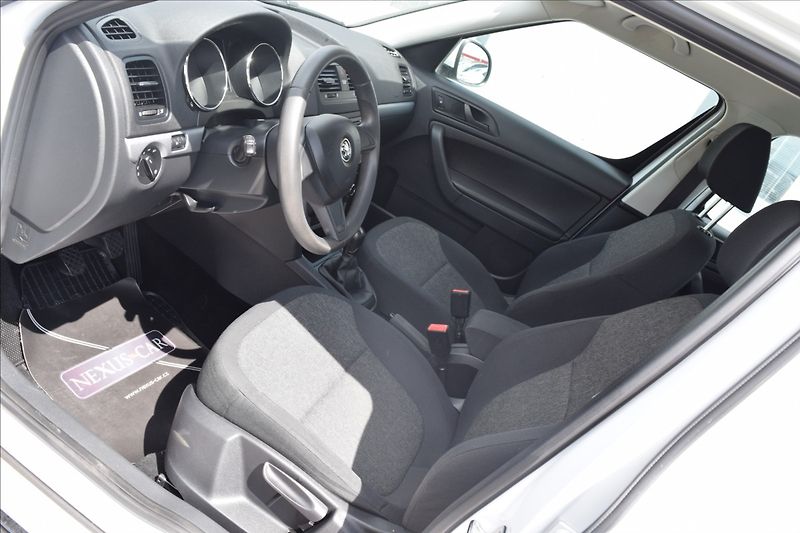 Škoda Yeti 1,2 TSI 77KW NÍZKÉ KM NOVÁ STK - fotka 15 z 46