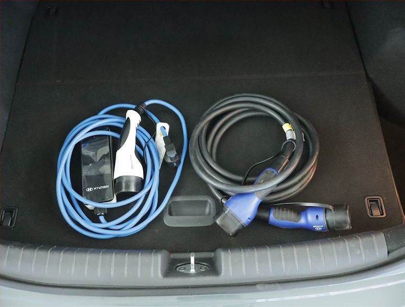 Hyundai Ioniq (2021) Electric 38 kWh, SoH 100% - fotka 20 z 20