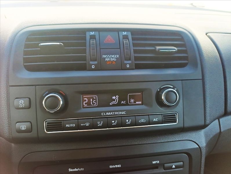 Škoda Roomster 1,6 TDi Aut.klima,Alu,Tempomat - fotka 17 z 36