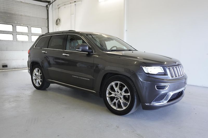Jeep Grand Cherokee 3,0 V6 SUMMIT CRD  4WD AUT. - fotka 3 z 31