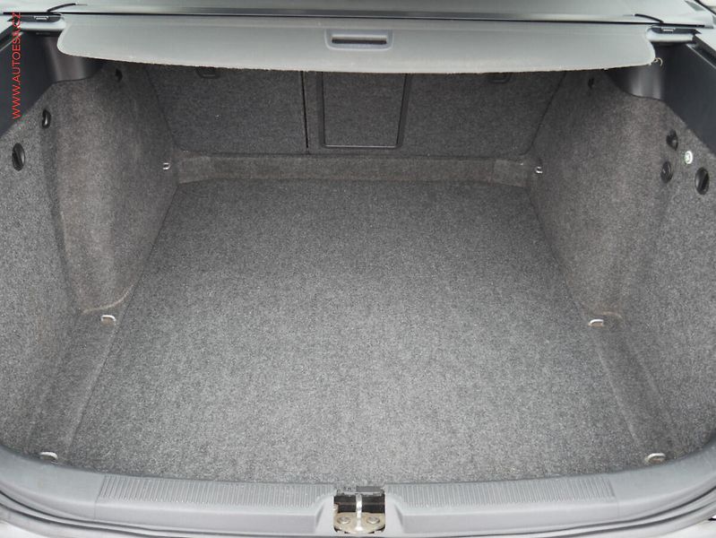 Škoda Octavia (2012) 1.6TDi, ČR, autoAC - fotka 7 z 22