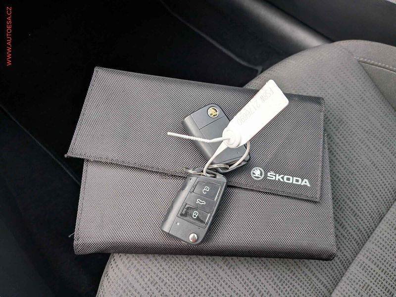 Škoda Octavia (2017) 1.6TDi, ČR, Navi, AC - fotka 16 z 16