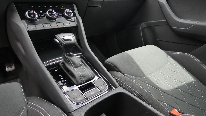 Škoda Karoq 1,5 TSI DSG Sportline - fotka 6 z 24