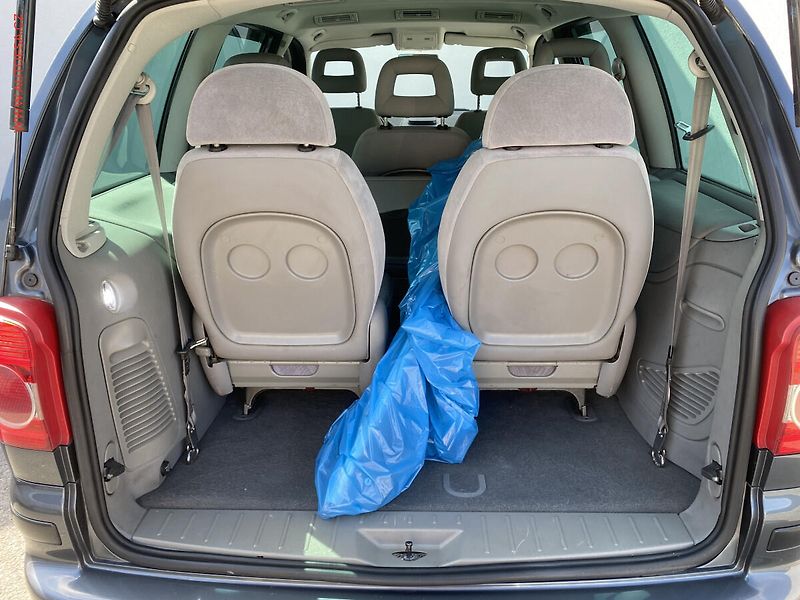 Volkswagen Sharan (2007) 2.0i, Klima, park.asist - fotka 7 z 15