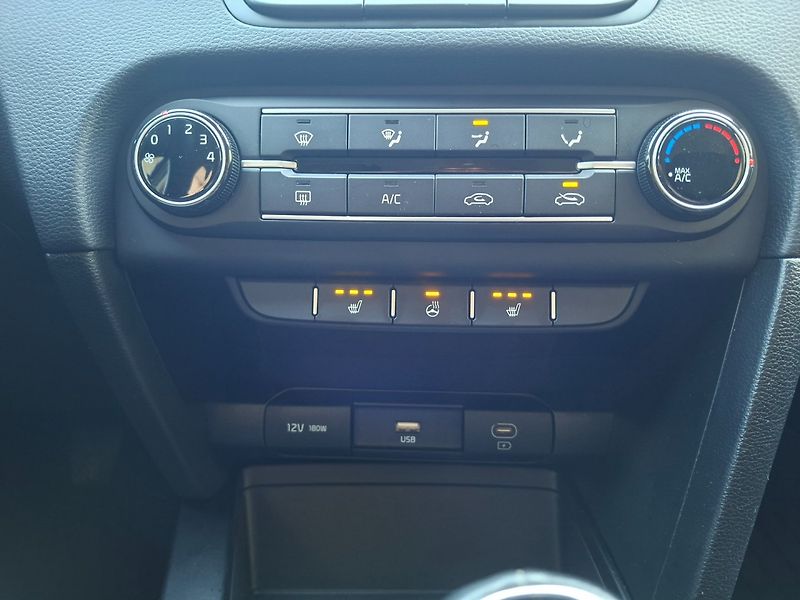 Kia Ceed (2023) SW 1.5T-GDI 118kW -1.MAJITEL - fotka 16 z 39