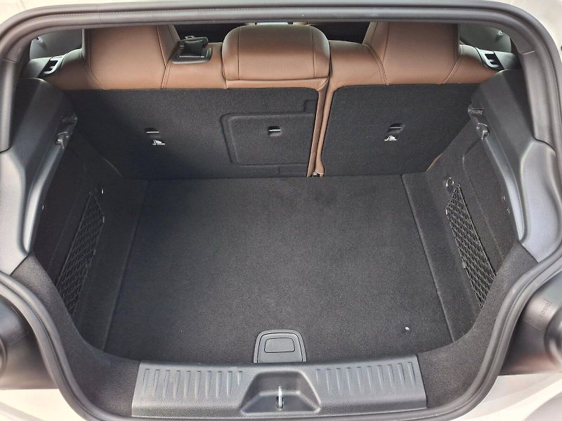 Mercedes-Benz Třídy A (2017) AMG Automat 4 Matic 2,0i 135kW - fotka 8 z 35