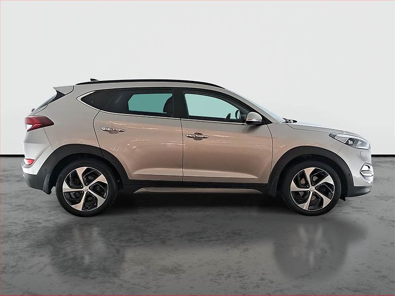 Hyundai Tucson (2016) Premium 1.7 CRDi, Automat, ČR - fotka 6 z 23