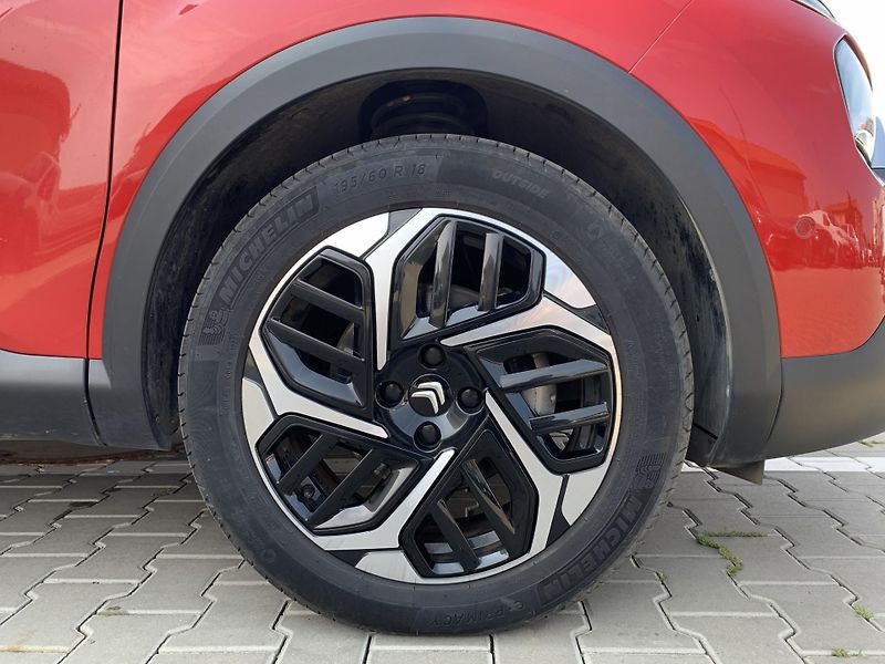 Citroën C4 X SHINE 1.2 PureTech - fotka 29 z 30