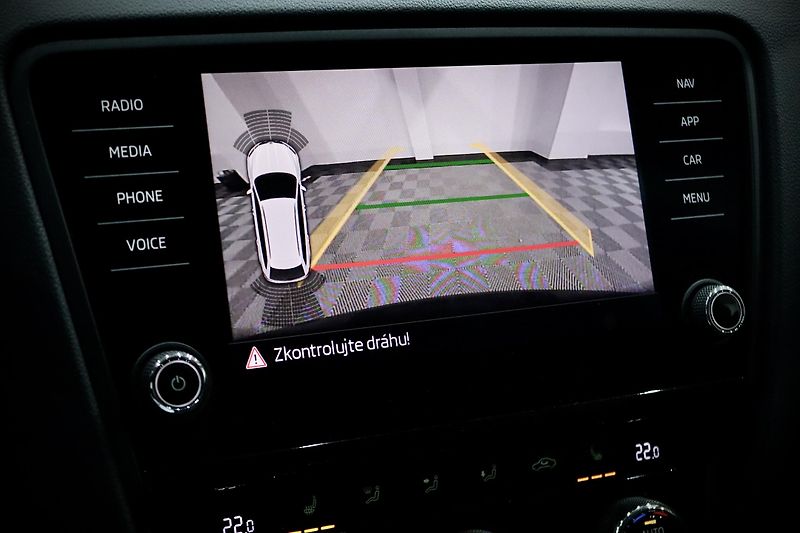 Škoda Octavia 3 FL Combi 1.5 TSI 110 kW - fotka 24 z 35