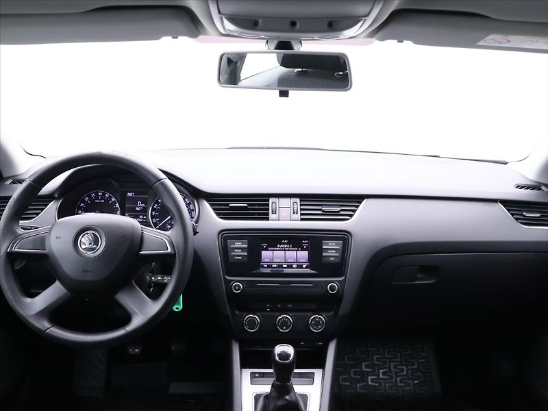 Škoda Octavia 1,6 TDI Ambition Xenon CZ DPH - fotka 24 z 31