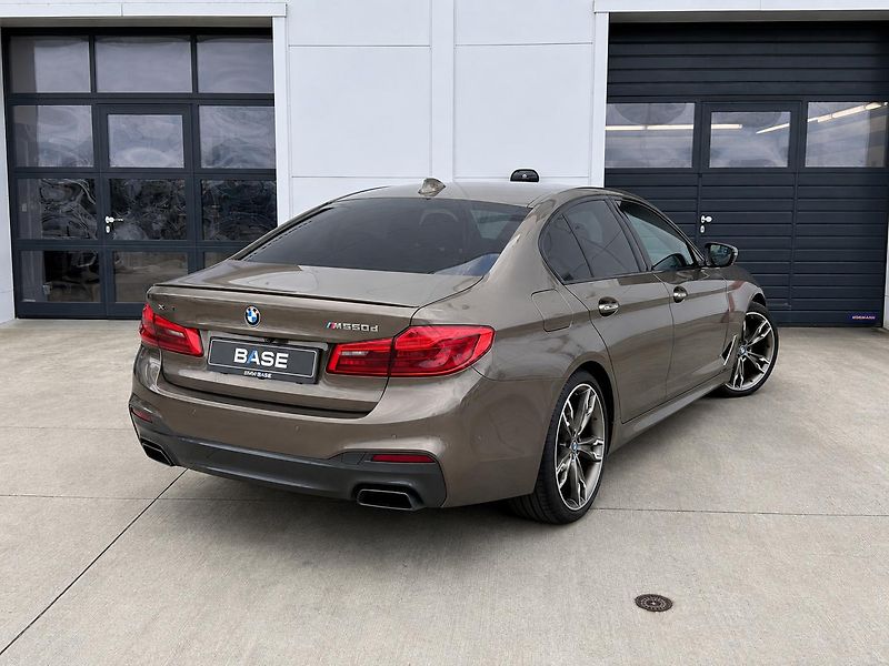 BMW Řada 5 M550d xDrive - fotka 4 z 33