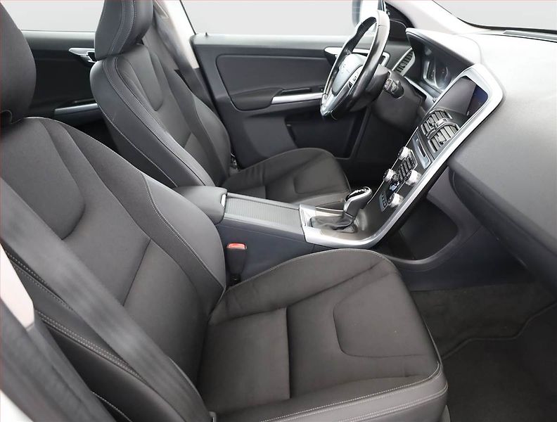 Volvo XC60 (2015) D5, 4X4, Automat, Serv.kniha - fotka 7 z 20