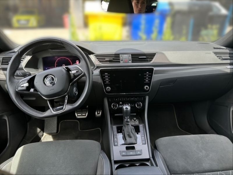 Škoda Superb 2,0 TDI 110 SportLine DSG - fotka 9 z 11