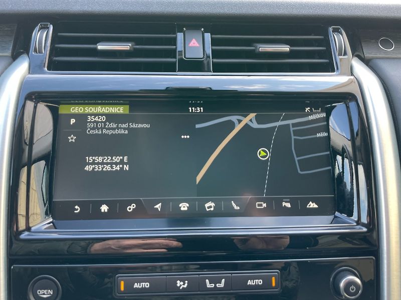 Land Rover Discovery (2017) 3.0Td6 190kW HSE LUXURY - fotka 31 z 44