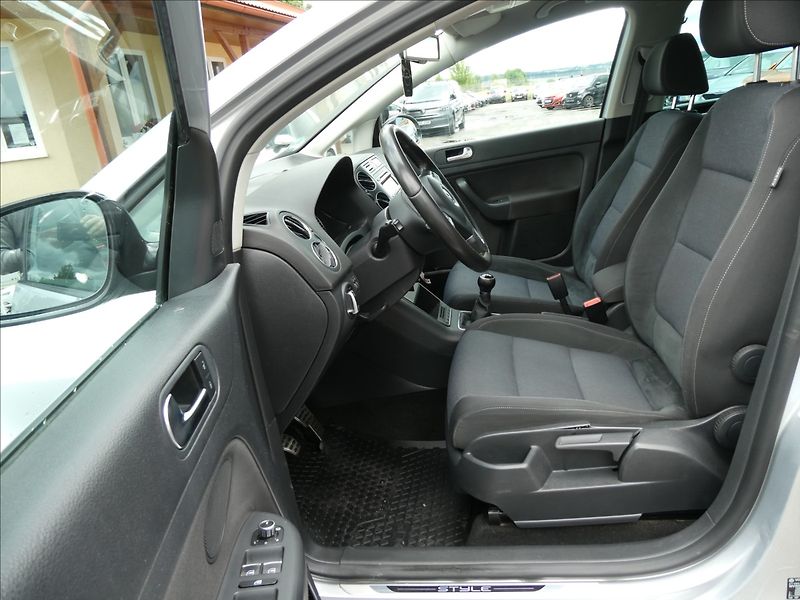 Volkswagen Golf Plus 1,2 TSi 77kW,STYLE,po servise - fotka 19 z 39