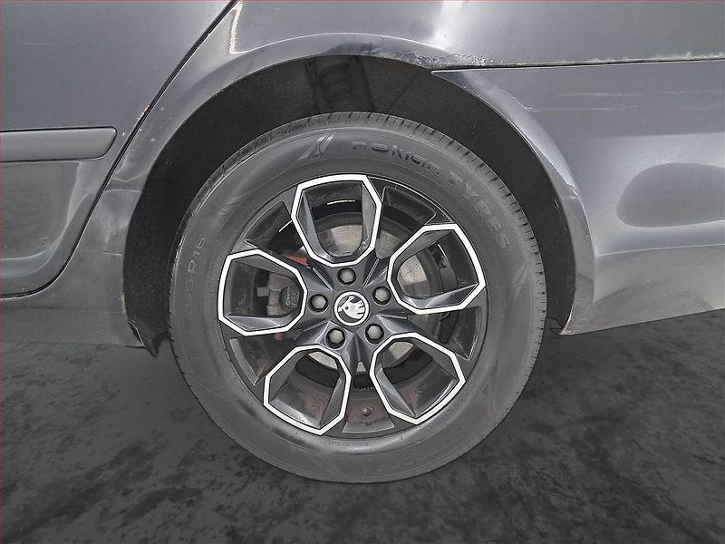 Škoda Octavia (2012) 2.0 TDI, nová STK, Tažné - fotka 15 z 18