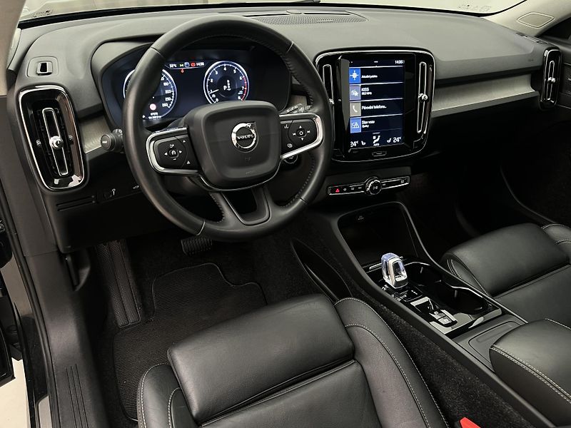 Volvo XC40 T4 INSCRIPTION AUT - fotka 4 z 44