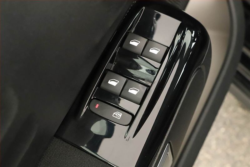 Citroën C3 (2018) 1.2 PureTech, Serv.kniha, Navi - fotka 12 z 15