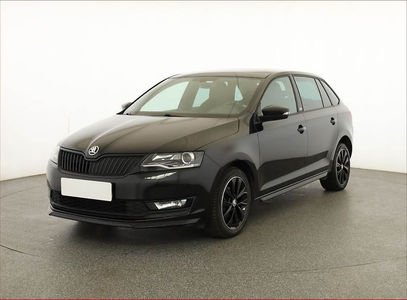 Škoda Rapid (2017) Spaceback 1.0 TSI, Xenony - fotka 2 z 16