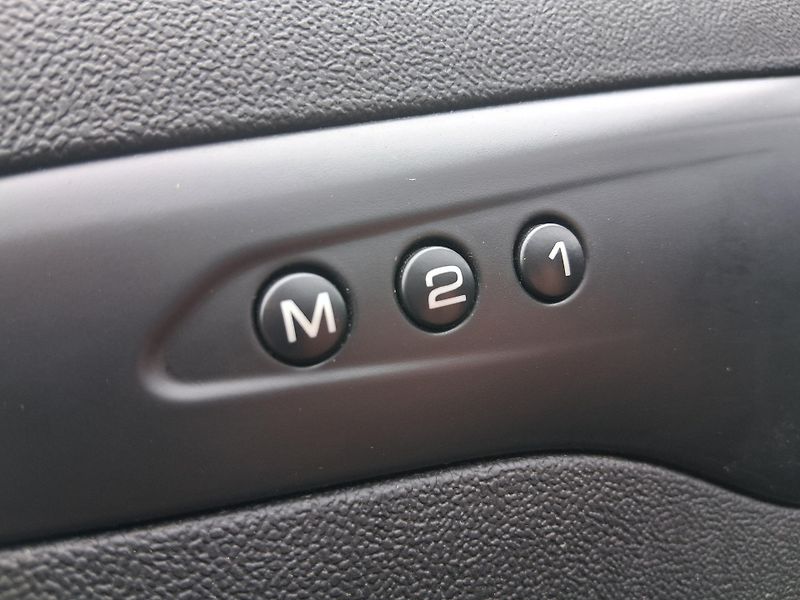 Citroën C5 EXCLUSIVE 2.0 HDi 120 kW - fotka 25 z 25