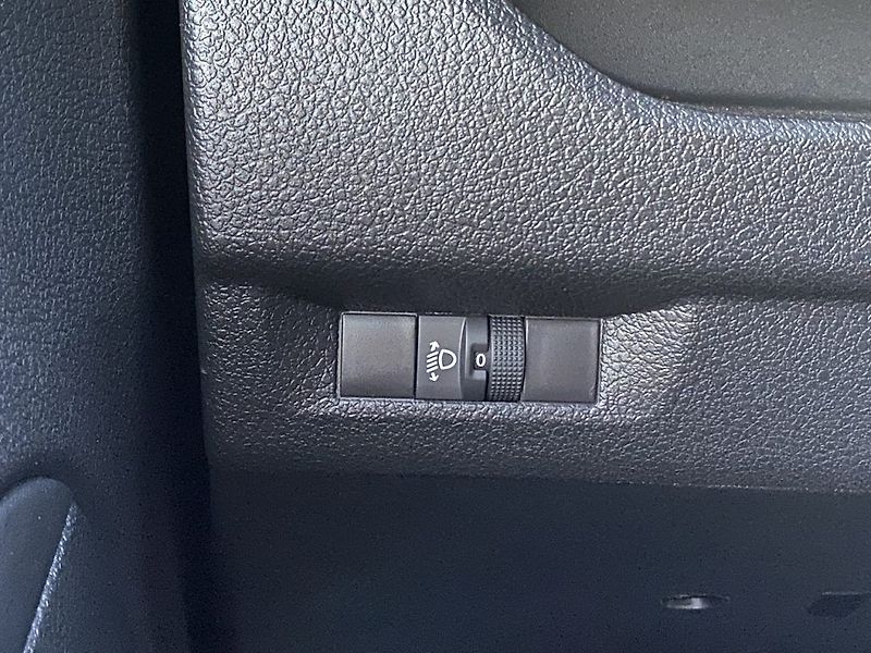 Toyota ProAce 2.0D, ČR, Active L2, navi, DPH - fotka 24 z 24