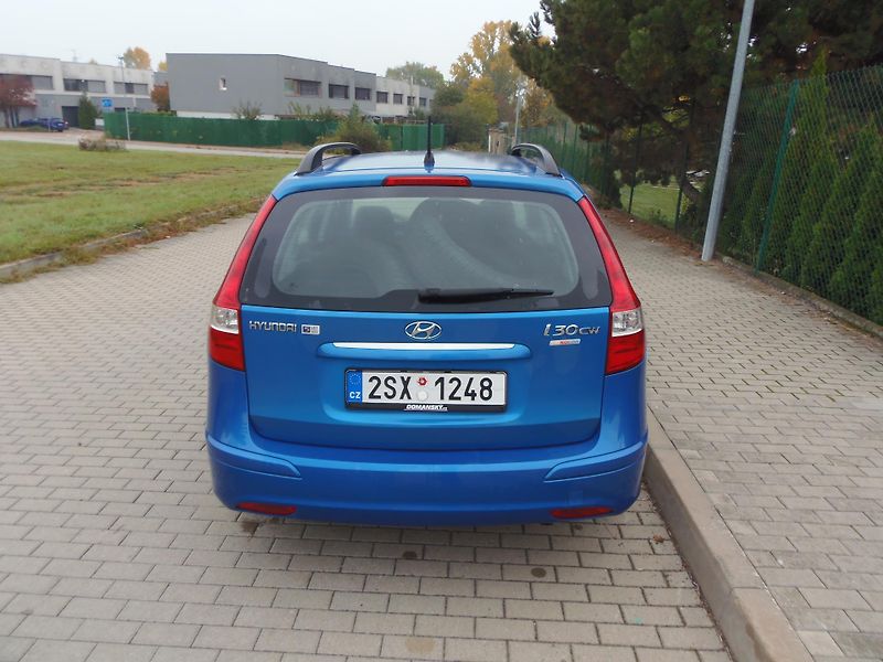 Hyundai i30 (2011) 1.4i CW kombi ČR původ - fotka 5 z 22