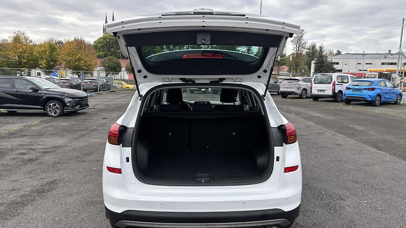 Hyundai Tucson (2020) 1,6 D HP DCT ADVENTURE - fotka 11 z 12