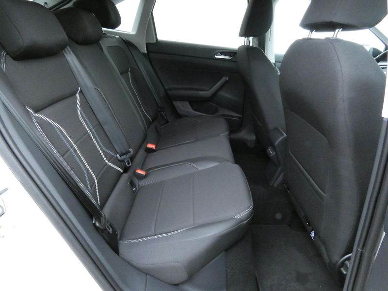 Volkswagen Taigo Style 1,0 TSI 85 kW 7DSG - fotka 27 z 30