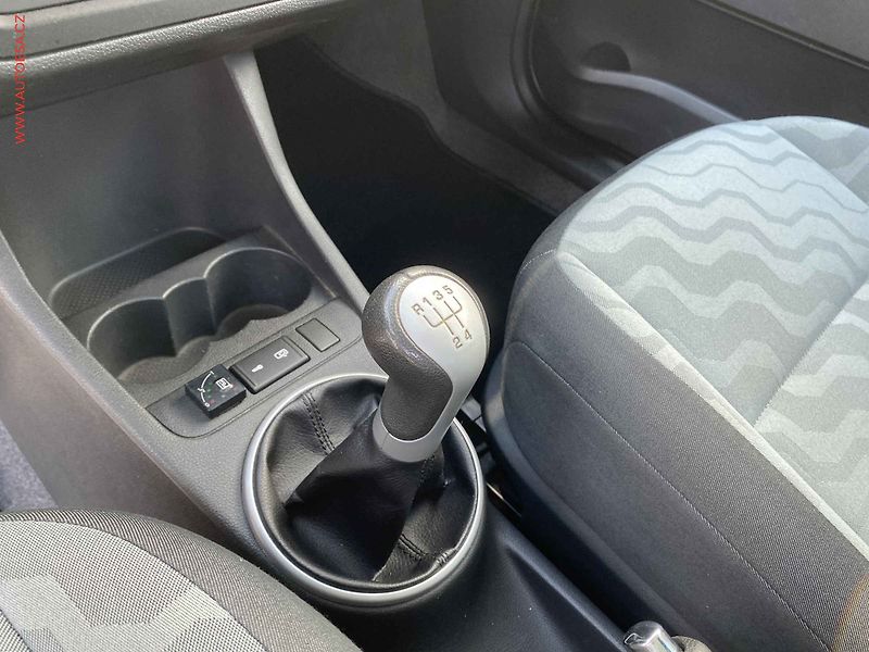 Škoda Roomster (2009) 1.6 16V, Style, TZ - fotka 16 z 16