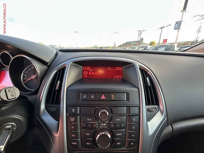 Opel Astra (2012) 1.4 16V, Klima - fotka 15 z 15